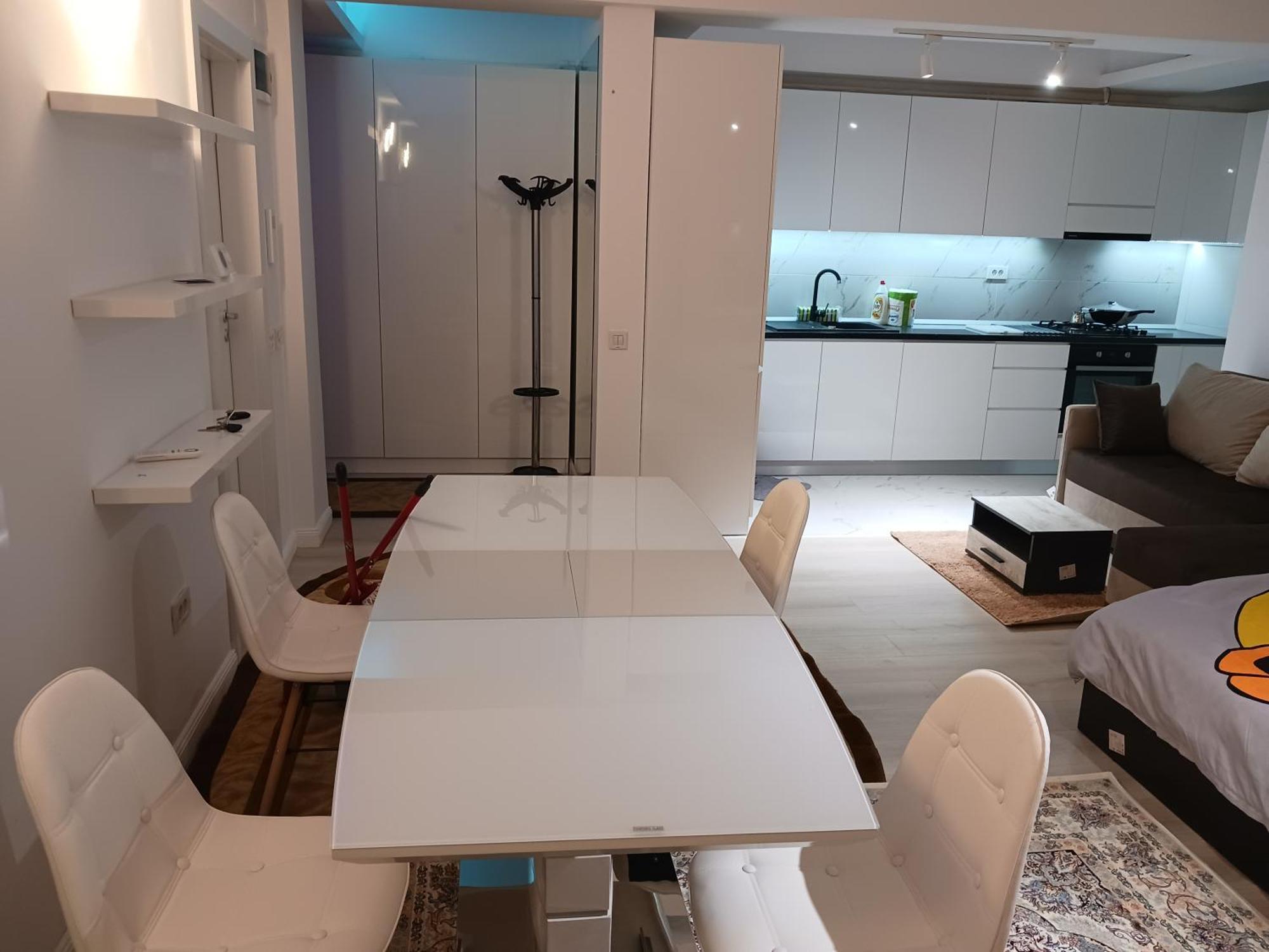 Myky Mouse Nu Primesc Santieristi Si Petrecareti Apartment Bucureşti Ngoại thất bức ảnh